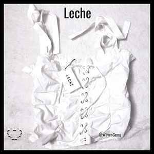 (NWT)Leche:Size:M/White cinched crop top